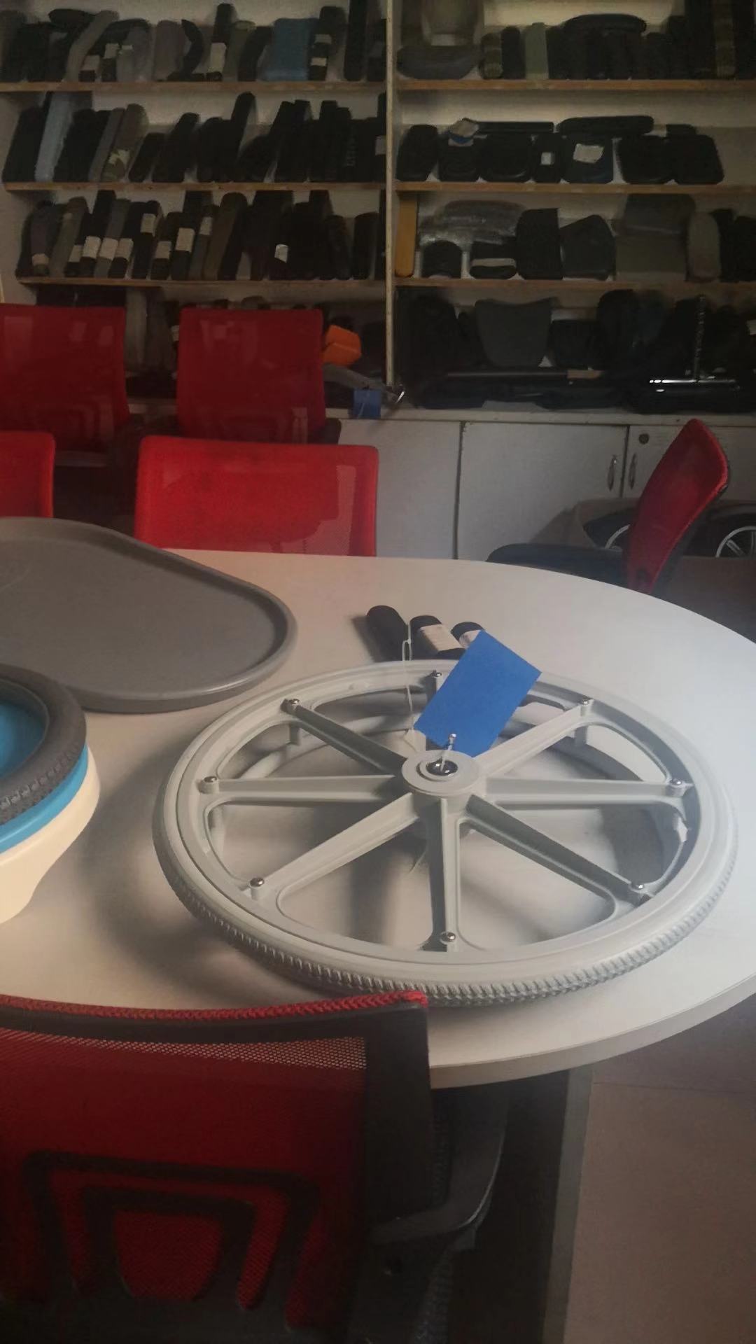 Wiel 24" zwarte kunststof velg met grijze PU band inclusief hoepel, RVS lager/schroefen/ringen/tussenbus - Afbeelding 18